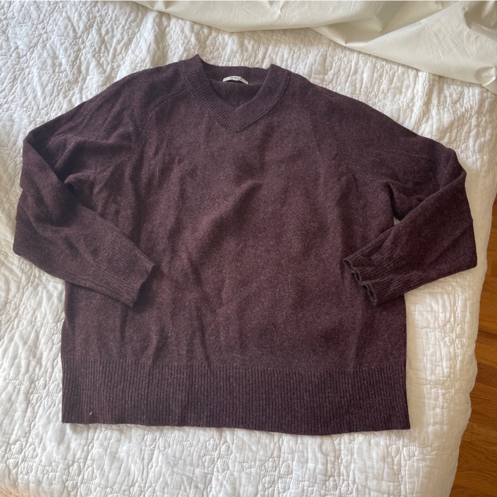 Madewell 100% wool v neck sweater in a brown ish purple